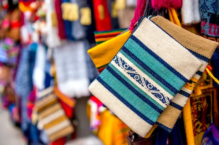 Bisnis Produk Kerajinan Tekstil Tradisional